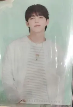 SEVENTEEN  エスクプス　クリアファイル 2026年最新】グループ名：SEVENTEEN K-POP クリアファイルの人気