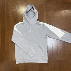 adidas パーカー　サイズM