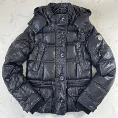 希少 モンクレール ダウンジャケット ワッペン フード ウエストシェイプ