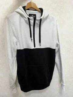 HOLLISTERパーカー
