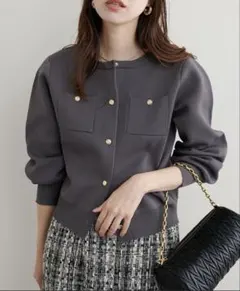 ナチュラルクチュール　ポリニット金釦ポケ付きカーディガン