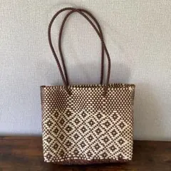 Item thumbnail for item 1891f65d-272e-45a5-8a32-ce0677f4be62