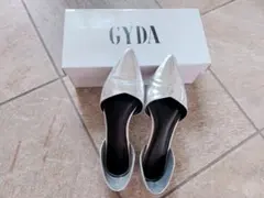 GYDA ポインテッドトゥフラットパンプスのサムネイル