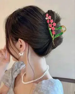 フラワーヘアクリップ バンスクリップ　大人ヘアアレンジ　アクセ　お花モチーフ