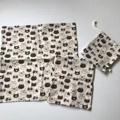 ねこ柄★ランチマット、巾着大、巾着小の３点セット★入園入学、新学期のご準備に。