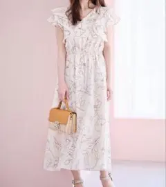 Nogi様専用　ラッフルフリルラインフラワーVネックワンピース