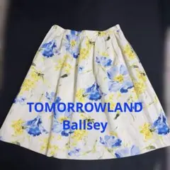 【美品】Ballsey ボールジィ トゥモローランド 花柄 フレアスカート 36のサムネイル