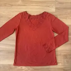 .ダブルクローゼット 長袖カットソー　ブラウス 赤 オレンジ　刺繍　無地