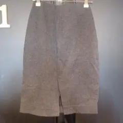 ユニクロ グレー タイトスカート スリット入り 02