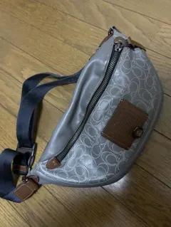 coach グレー ボディバッグ