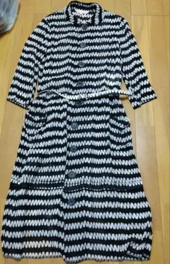 希少コムデギャルソンコムデギャルソンのマジックで描いたような柄の可愛いワンピース