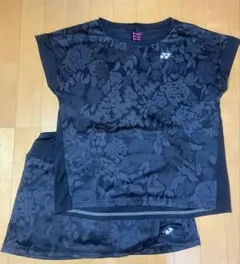 黒い花柄ウェアセット