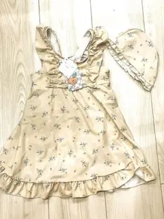 【新品】ワンピース水着　キッズ水着　花柄　キャップ付　タグ付き