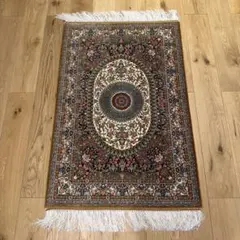 イラン製 ペルシャ絨毯 段通 絹100％ 58×90cm G R5236B - メルカリ