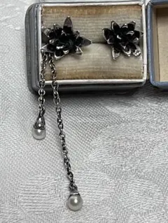 nnn お花モチーフピアス　アシンメトリー