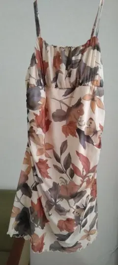 袖秋の葉のドレス 3XL 2枚セット (白+黒), 新品のサムネイル