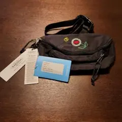 eastpak ショルダーバッグ ブラック TASFlower BAG イーストのサムネイル