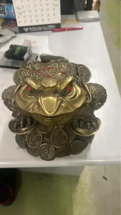 三本足の蛙 金運 置物 風水 銭蛙4.6kg - メルカリ