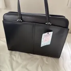 黒いビジネスバッグ A4サイズ対応