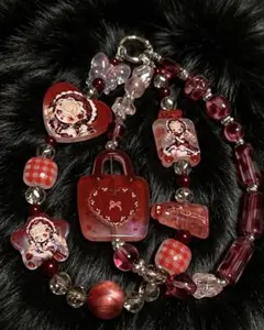 大人可愛い♡赤×チェック柄 キラキラビーズストラップ ハートバッグチャーム付き