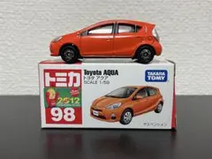 トミカ　トヨタ　アクア　98