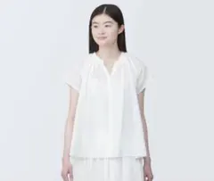 無印　強撚ボイルフレンチスリーブブラウス