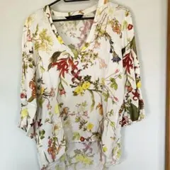 ZARAサイズM 花柄 Vネック 3/4袖 シャツ