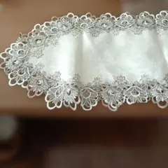 テーブルセンター タッセル付き