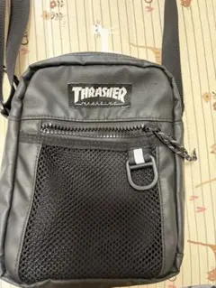 THRASHER ショルダーバッグ ブラックのサムネイル