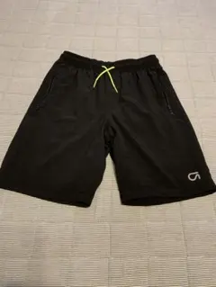 キッズ　ショートパンツ　GAP スポーツ　Mサイズ