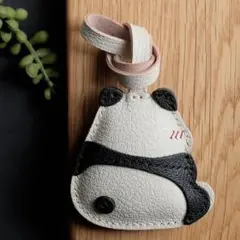 【新品未使用】パンダ型レザーキーホルダー