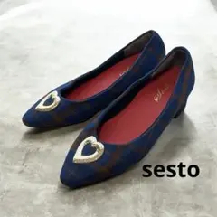 値下げほぼ新品 sesto y2k ゴールド ハート パンプス ネイビー 23のサムネイル