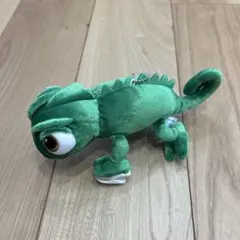 ディズニー　肩のせ　パスカル