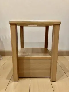 ナイトテーブル