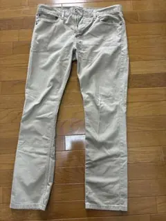 【中古品】Levi's リーバイス 511 スリム ベージュ チノパンのサムネイル