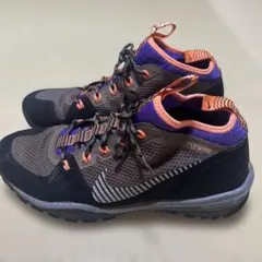 NIKE ACG スニーカーのサムネイル