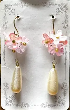 【F18】フラワービーズのハンドメイドピアス/イヤリング