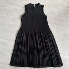 黒 プリーツ ノースリーブ ワンピース