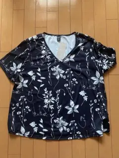 大人かわいい花柄の♡カットソーのサムネイル