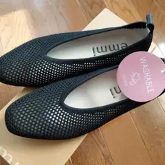 emmi フラットシューズ 13WGS251503 ブラック 23.5cmのサムネイル