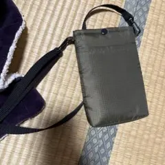 オリーブグリーン サコッシュ