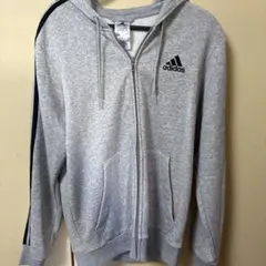 値下げしました、最終です。adidas パーカー