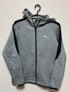 PUMA グレー フード付きパーカー160