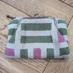 ストライプ模様のコインケース