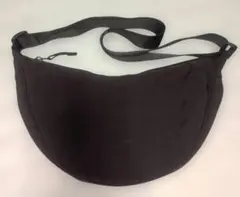 UNIQLO　半月型ショルダーバッグ