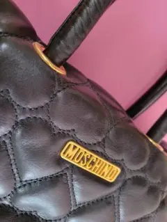 MOSCHINO ブラックキルティングバッグ