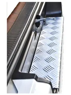 ハイエース200系 1－8型フロントステップメッキガーニッシュカバーセット ハイエース200系 1－8型フロントステップメッキガーニッシュカバー