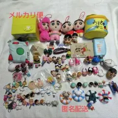 クレヨンしんちゃん　カプセルトイ　ストラップなど　グッズ　まとめ売り