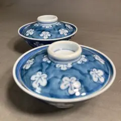 【源右衛門】古伊万里の伝統　日本の名窯　源右衛門作　古染付梅紋　蓋付飯碗二客