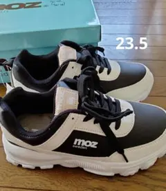 タグ付き　モズ　スニーカー